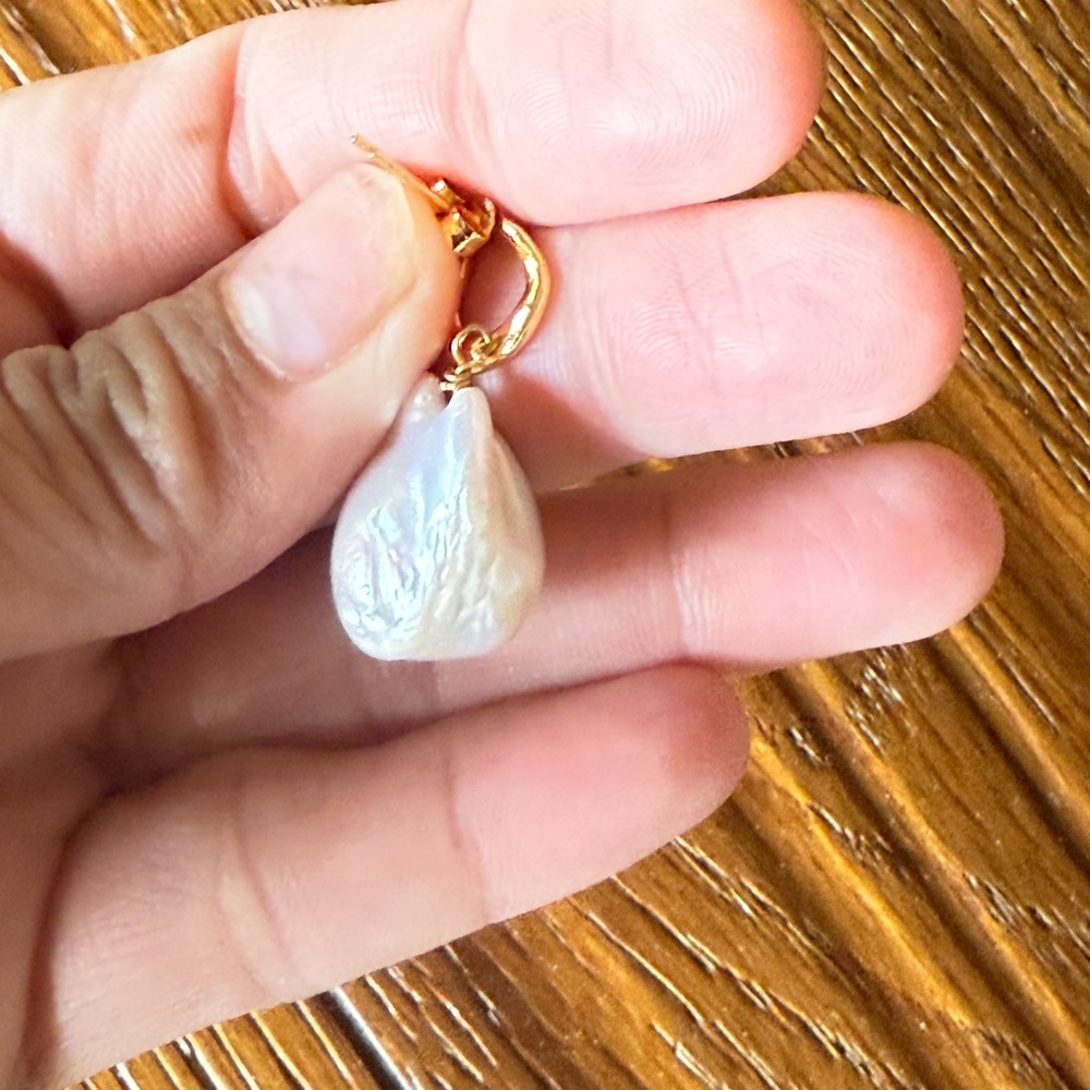 Elegant Gold and Pearl Drop Earrings - Picture 10 of 12
